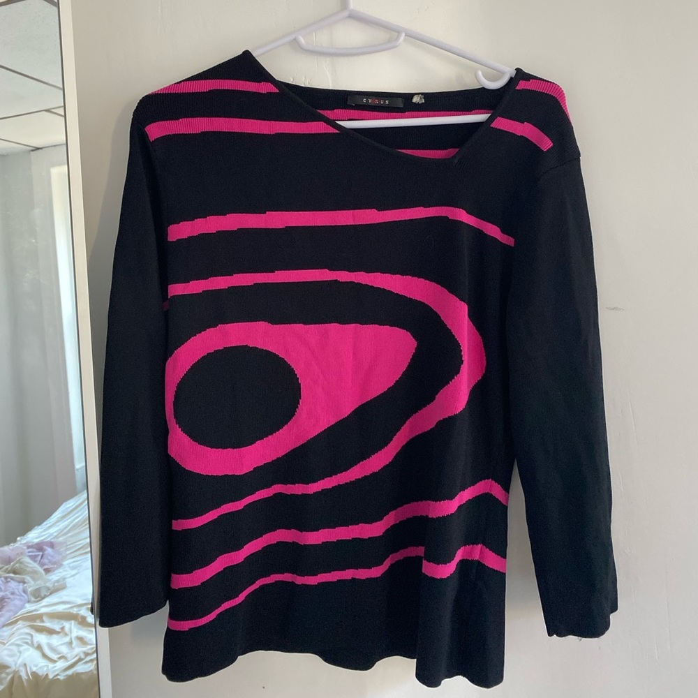 Spiral sweater — pattern similar to the Hockney dress!